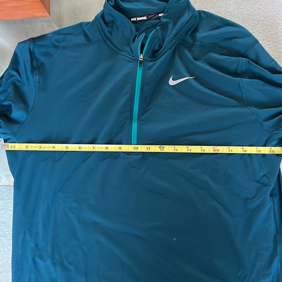 Nike Men’s Running Dri-Fit Shirt Like New🏃 - Picture 9 of 9